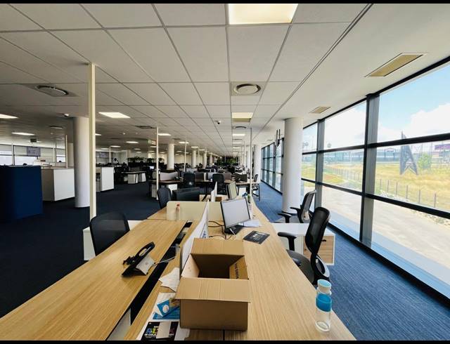 2,495M² OFFICE TO LET IN NOORDWYK